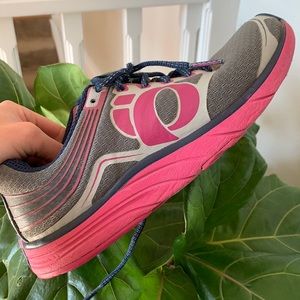 Pearl Izumi running shoes size 7.5